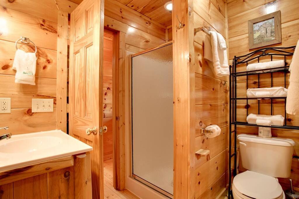 Brave Eagle Cabin Sevierville Bilik gambar