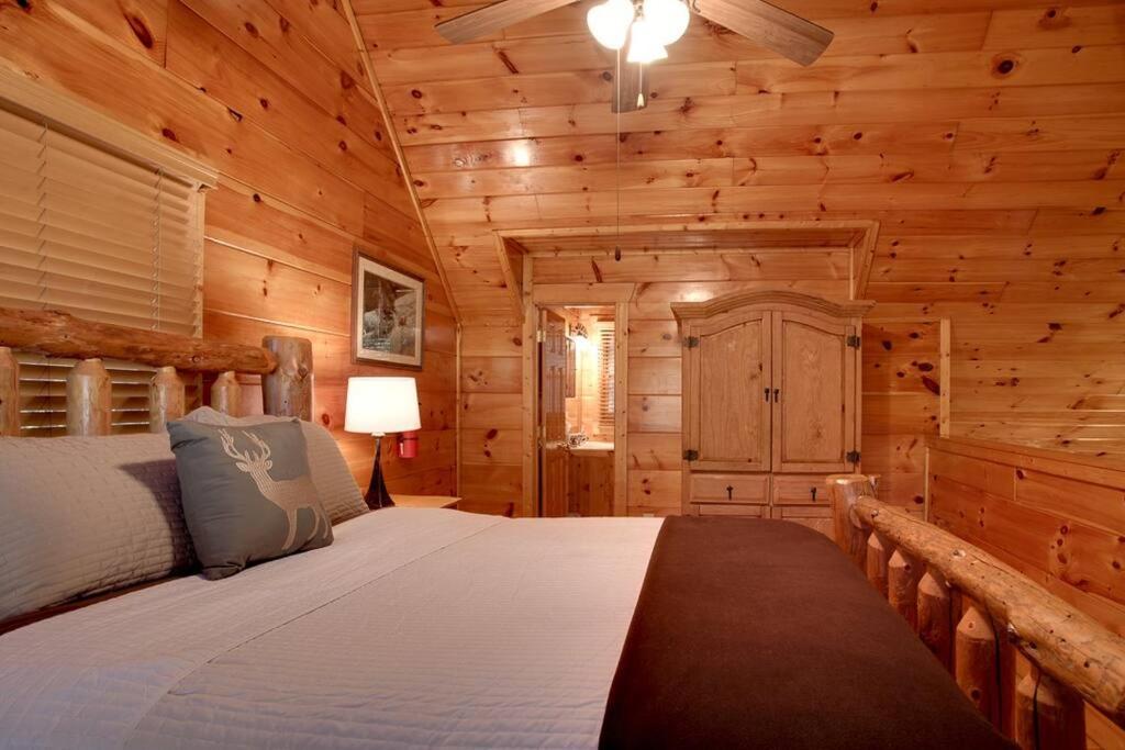 Brave Eagle Cabin Sevierville Bilik gambar