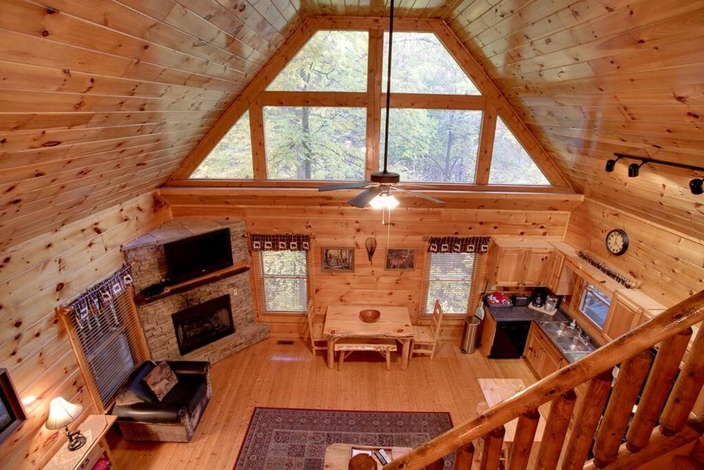 Brave Eagle Cabin Sevierville Bilik gambar